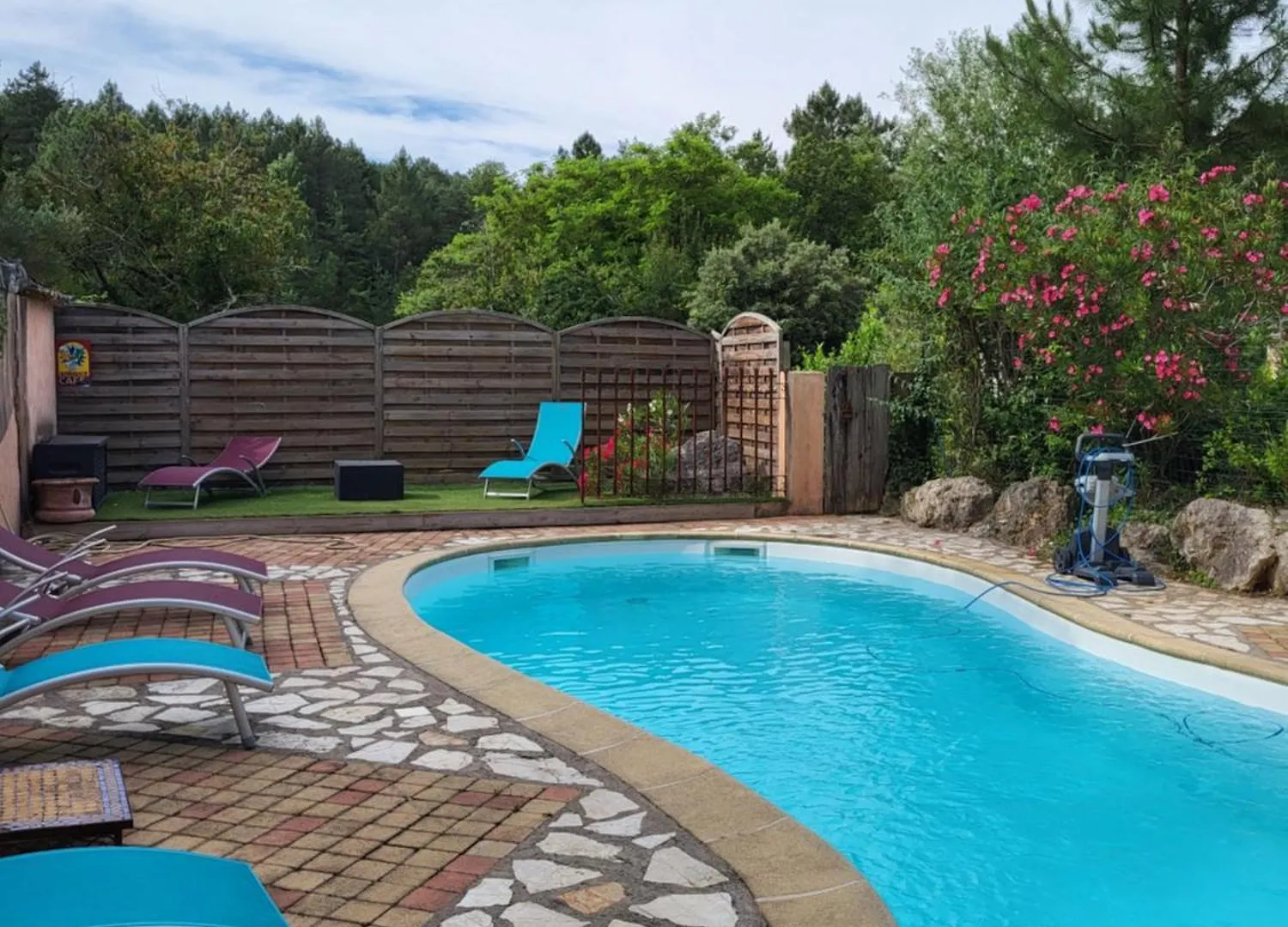 Maison d'hôtes Gites La Sauvasse piscine privée Vagnas France