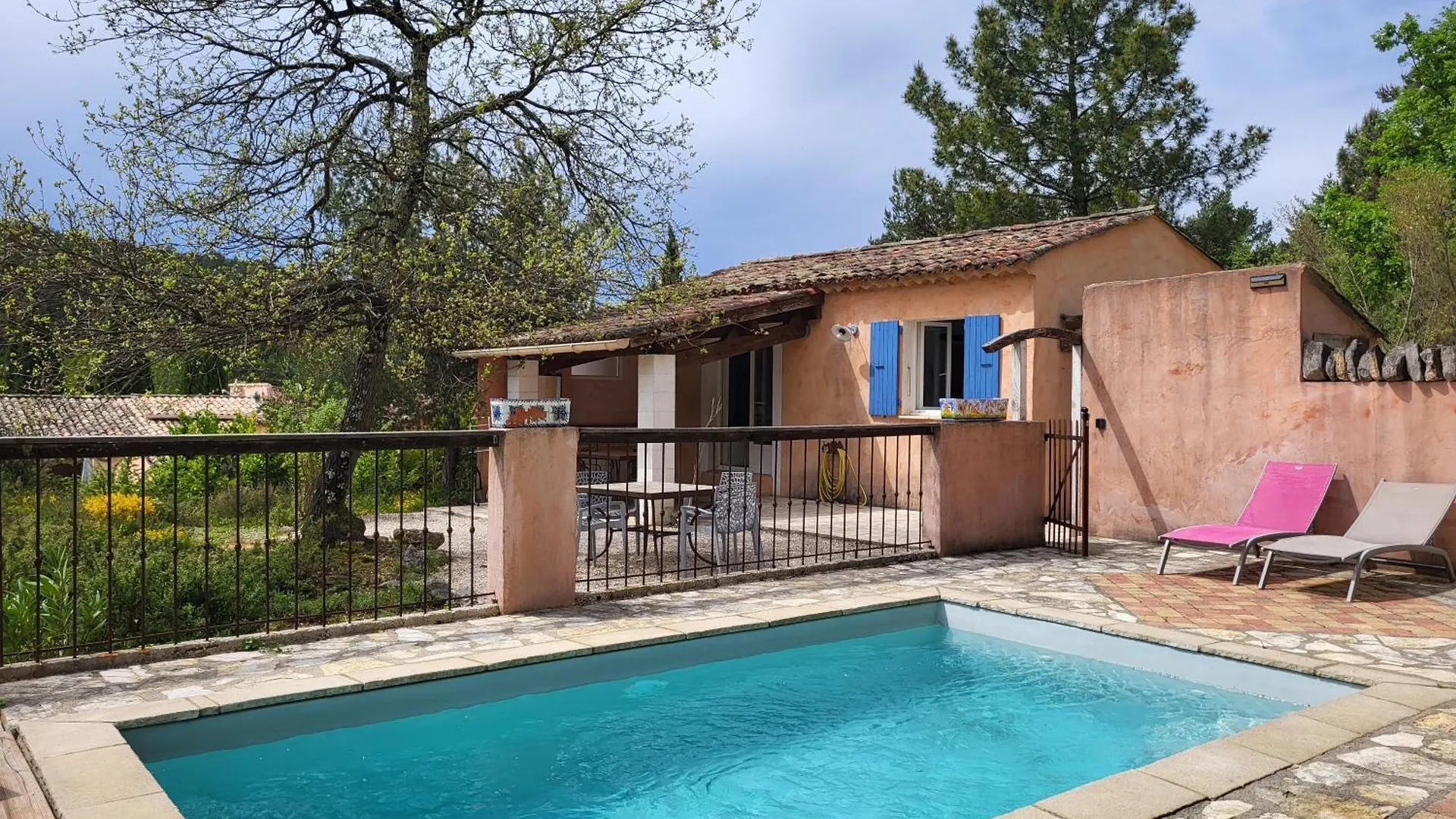 Maison d'hôtes Gites La Sauvasse piscine privée Vagnas